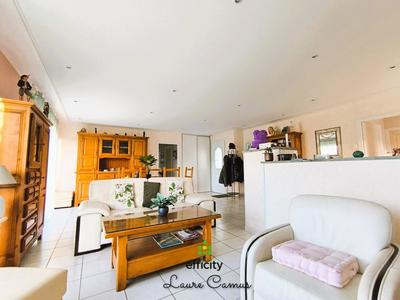 Maison - 104 m² - 5 pièces