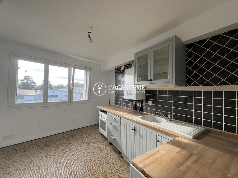 Appartement - 75 m² - 3 pièces