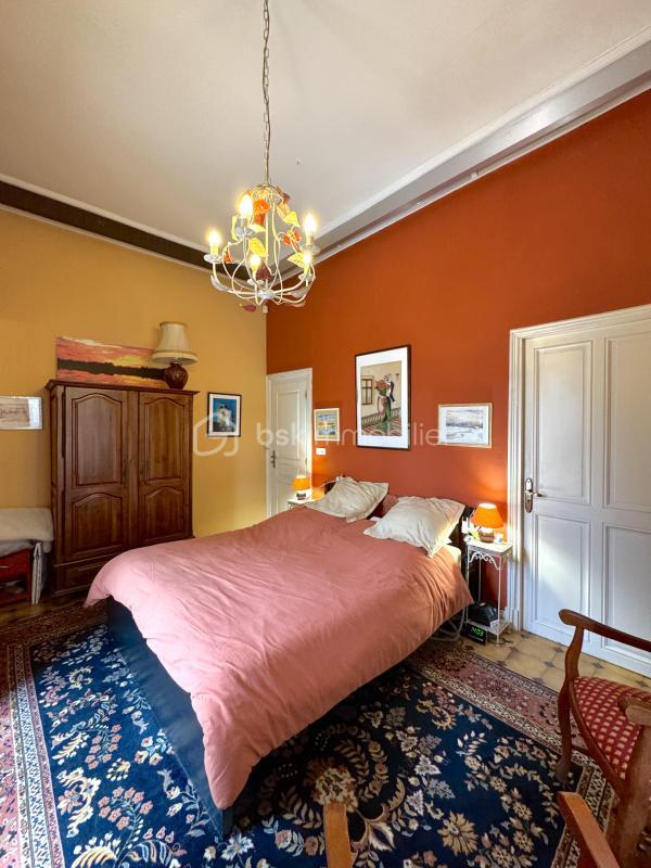 Demeure - 350 m² - 8 pièces