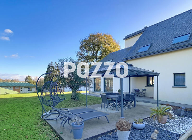 Maison - 250 m² - 9 pièces
