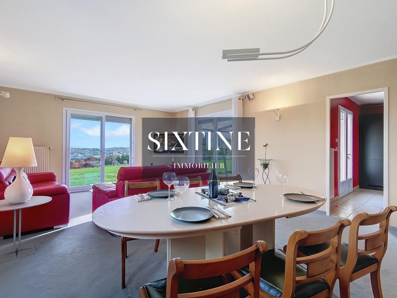 Maison - 271 m² - 10 pièces