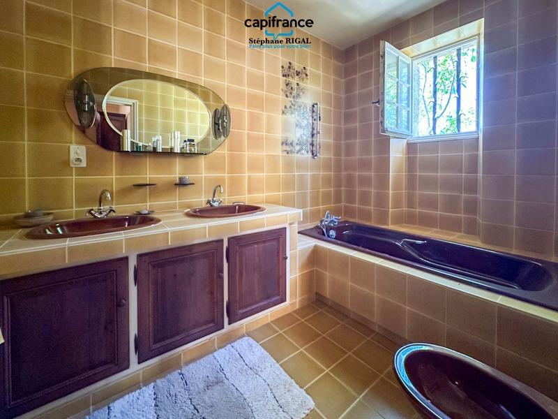 Propriété - 140 m² - 5 pièces