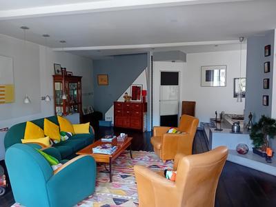 Maison - 201 m² - 6 pièces