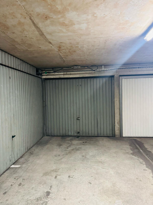 Parking / Garage - 12 m²