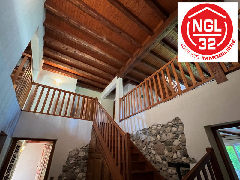 Maison - 233 m² - 8 pièces