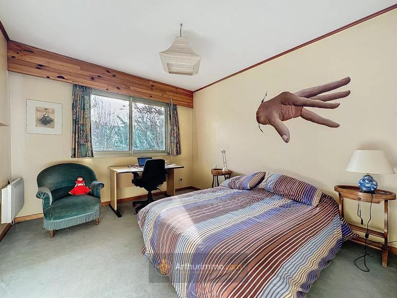 Maison - 236 m² - 11 pièces