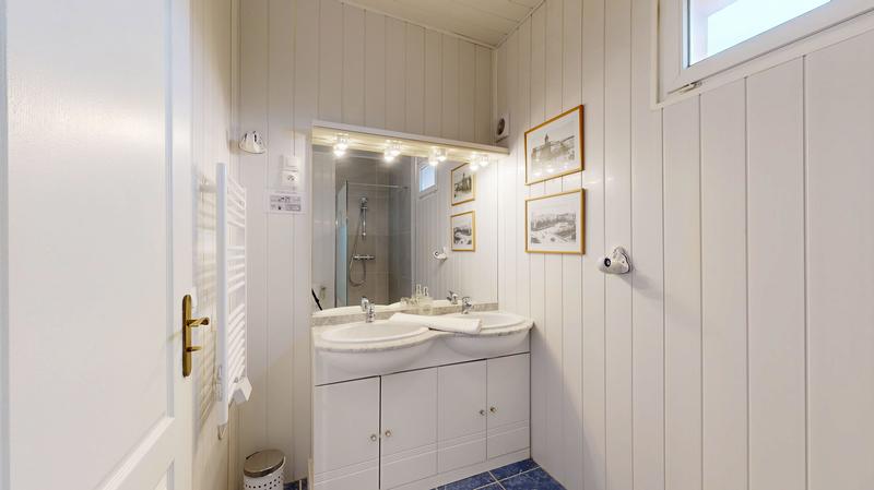 Propriété - 429 m² - 24 pièces