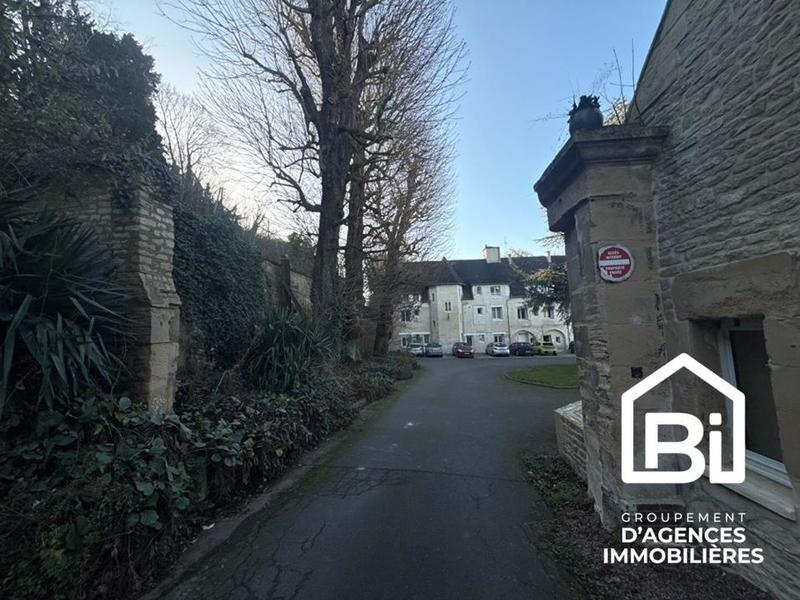 Studio - 30 m² - 1 pièce