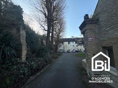 Studio - 30 m² - 1 pièce