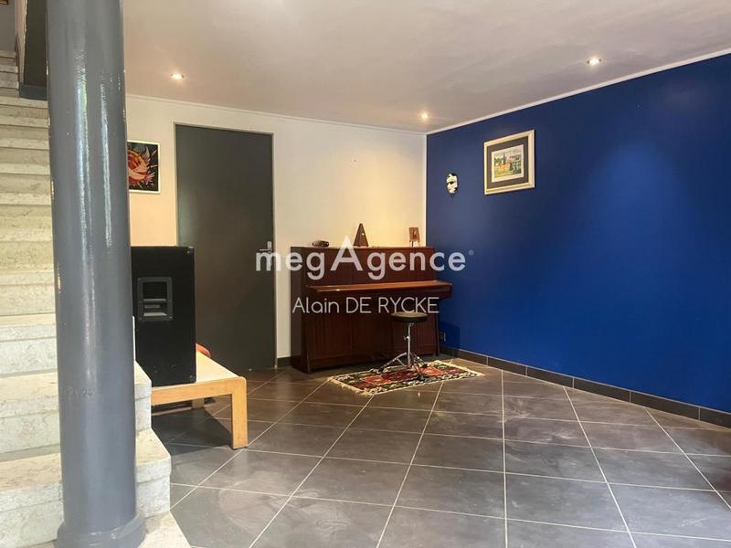 Pavillon - 220 m² - 7 pièces