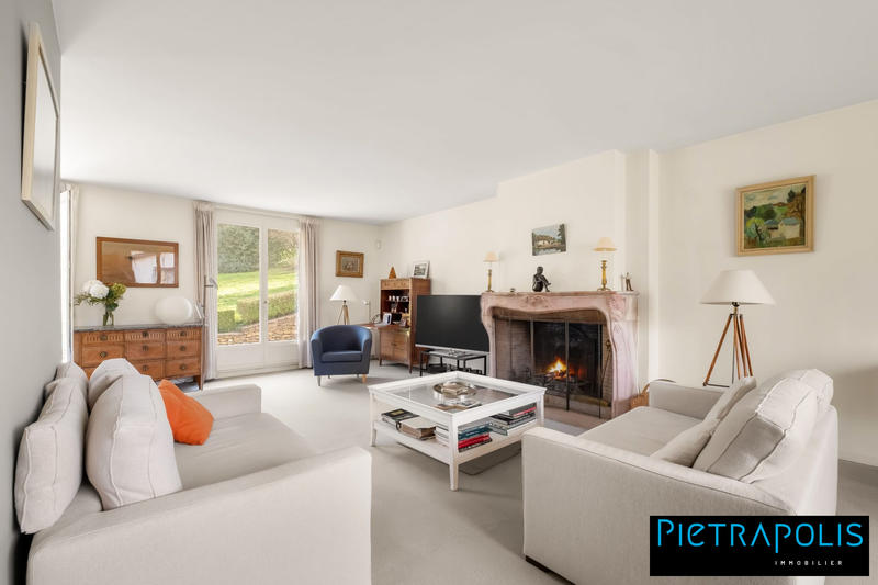 Maison - 224 m² - 7 pièces