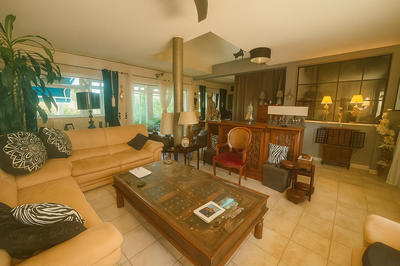 Maison - 283 m² - 7 pièces