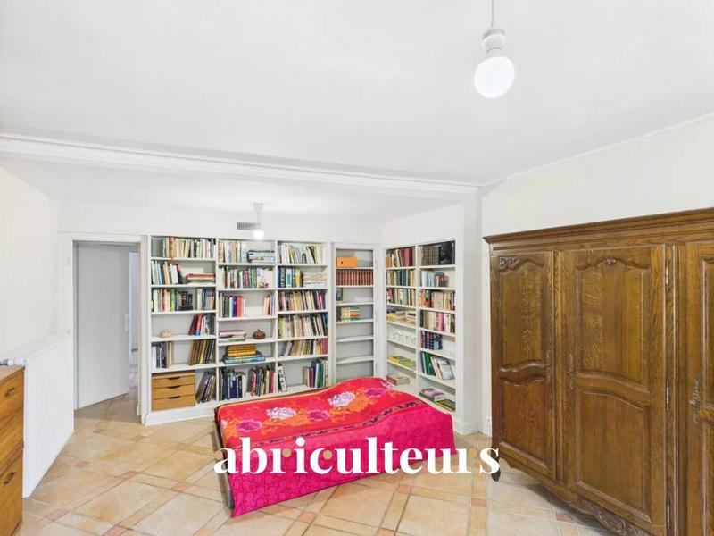 Maison - 258 m² - 12 pièces