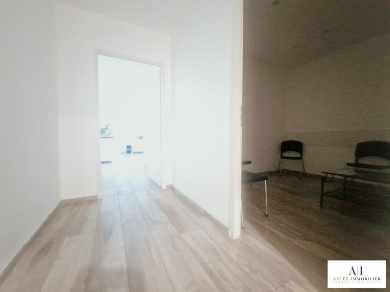 Local d'activités - 77 m² - 3 pièces