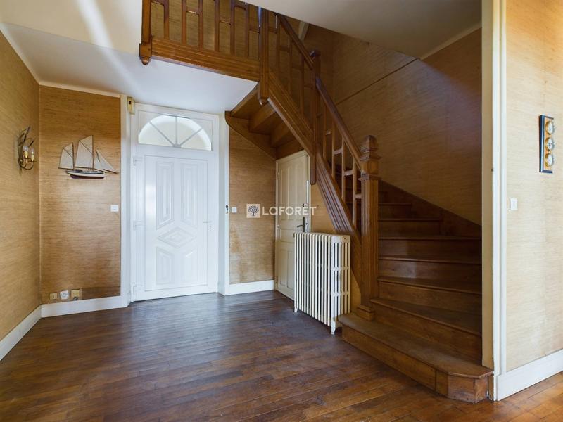 Maison - 189 m² - 8 pièces