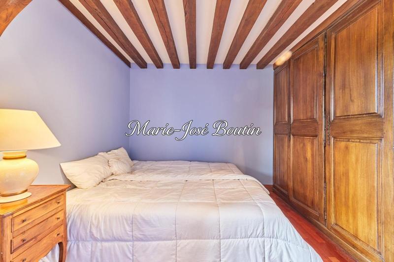 Maison - 250 m² - 9 pièces