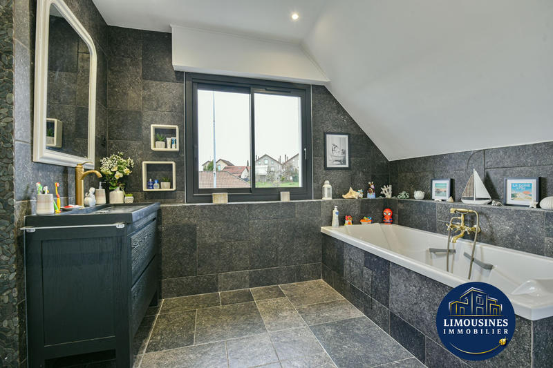 Villa - 322 m² - 11 pièces