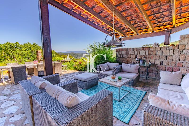 Maison - 301 m² - 8 pièces