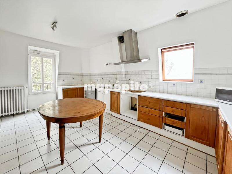 Maison - 410 m² - 13 pièces