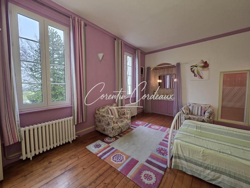 Maison bourgeoise - 393 m² - 10 pièces