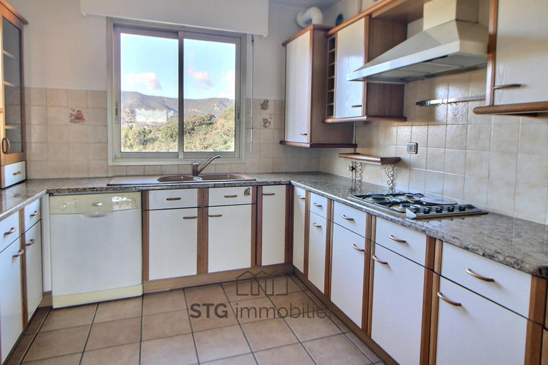 Appartement - 96 m² - 4 pièces