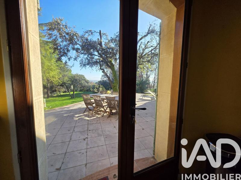 Maison - 210 m² - 6 pièces