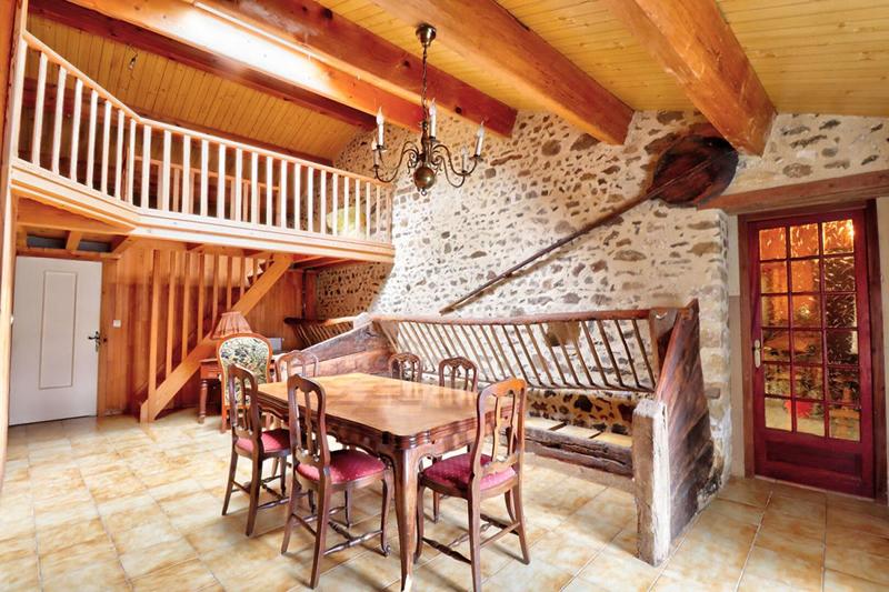 Maison - 288 m² - 8 pièces