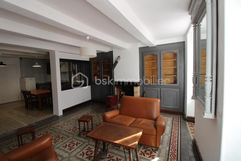 Demeure - 250 m² - 7 pièces