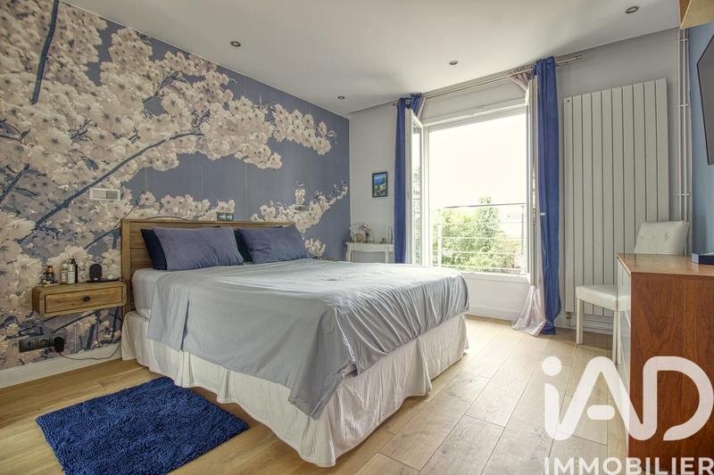 Maison - 232 m² - 9 pièces