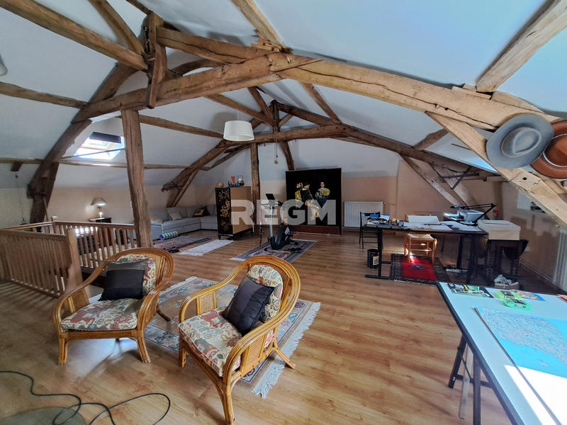 Maison - 264 m² - 9 pièces