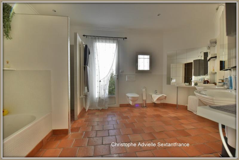 Maison - 260 m² - 6 pièces