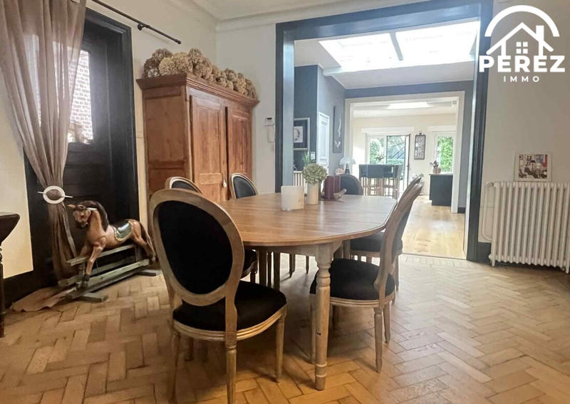 Maison - 290 m² - 10 pièces