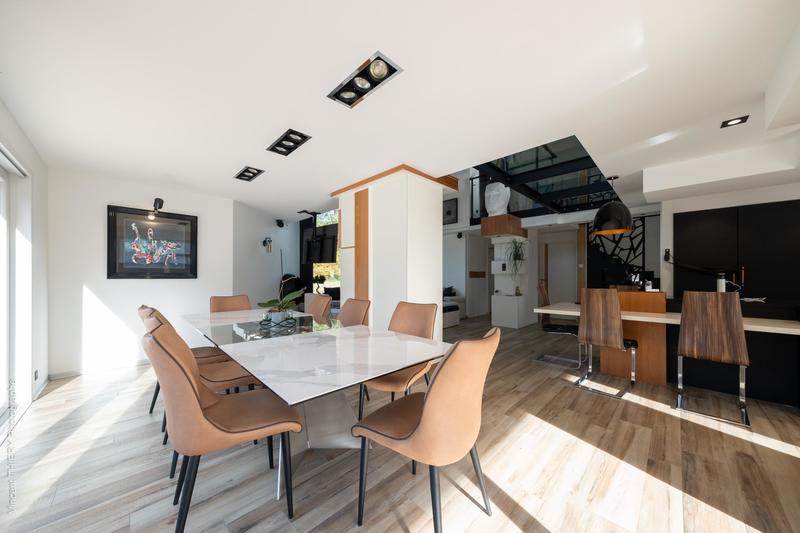 Maison - 234 m² - 5 pièces