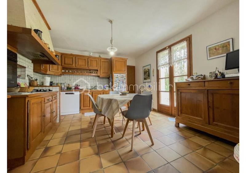 Maison traditionnelle - 145 m² - 7 pièces