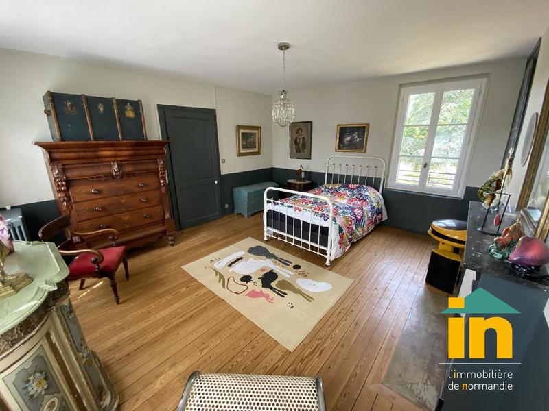 Maison de ville - 255 m² - 11 pièces