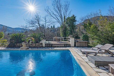 Maison - 189 m² - 7 pièces