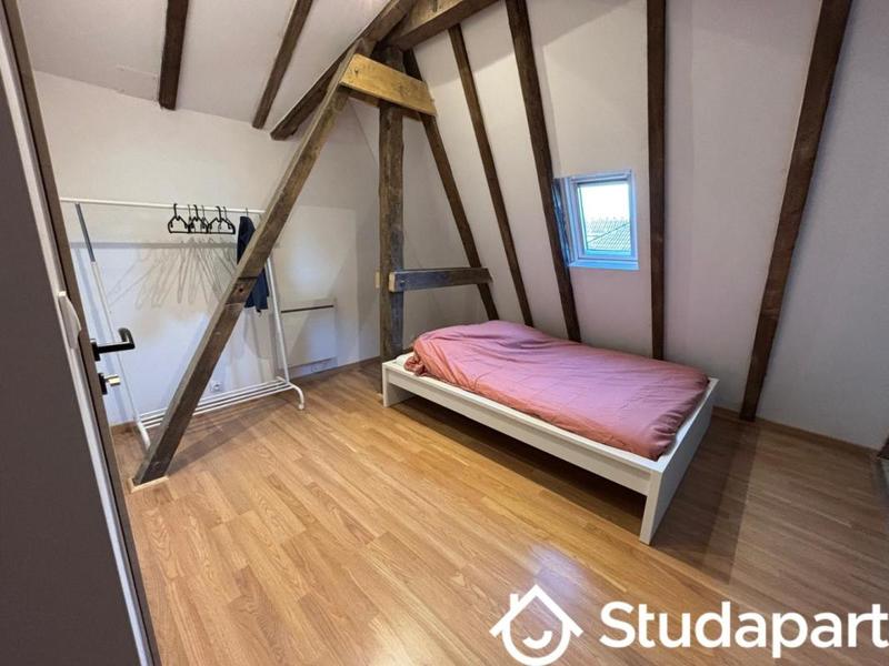 Chambre - 11 m² - 1 pièce