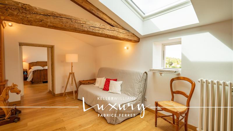 Maison - 200 m² - 9 pièces