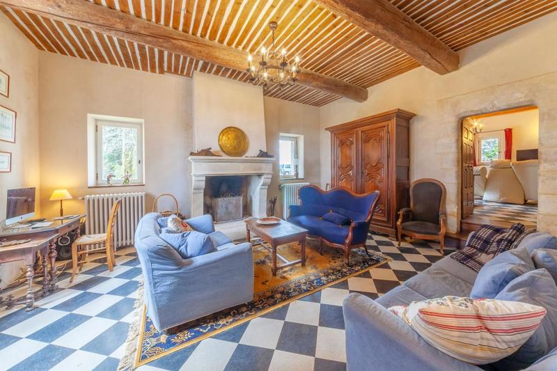 Propriété - 341 m² - 9 pièces