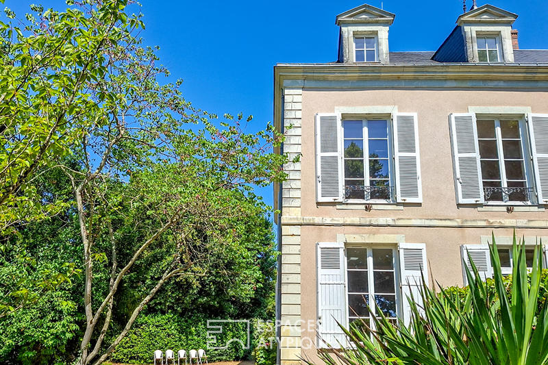 Maison - 382 m² - 10 pièces