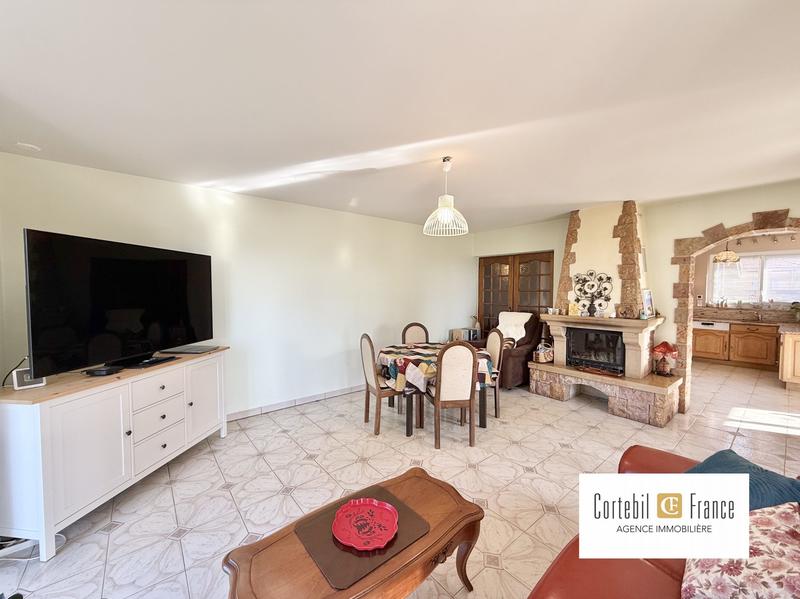 Maison traditionnelle - 320 m² - 5 pièces