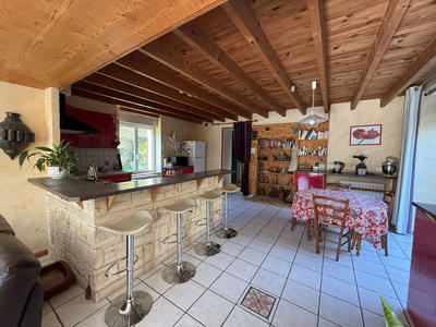 Maison - 200 m² - 6 pièces