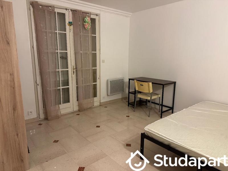 Chambre - 11 m² - 1 pièce