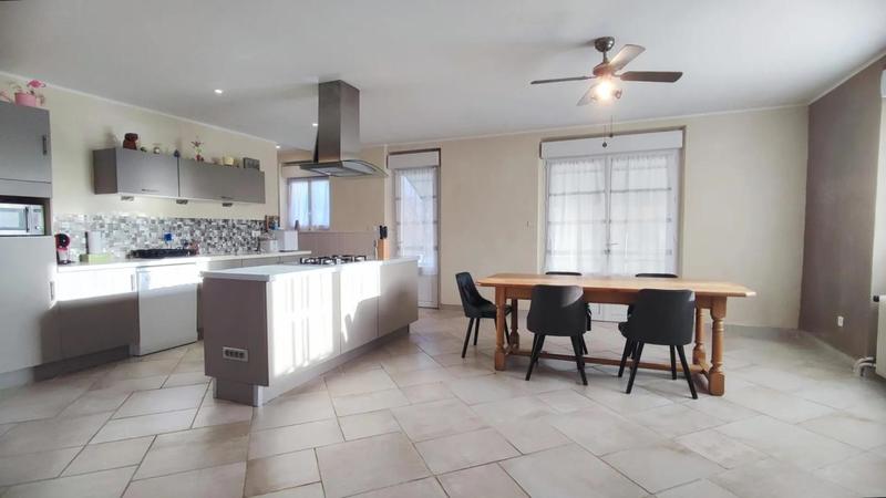 Maison - 195 m² - 7 pièces