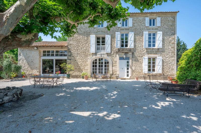 Maison - 350 m² - 8 pièces