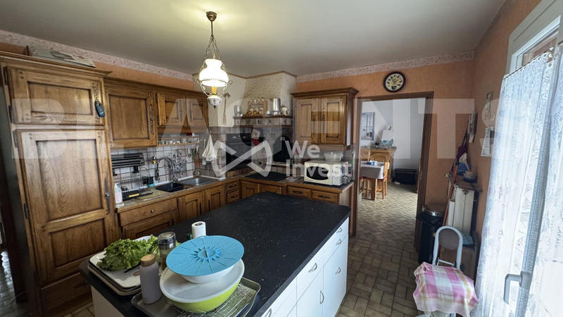 Maison - 213 m² - 8 pièces