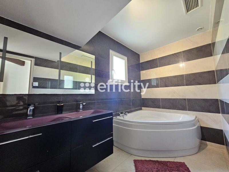 Maison - 176 m² - 6 pièces