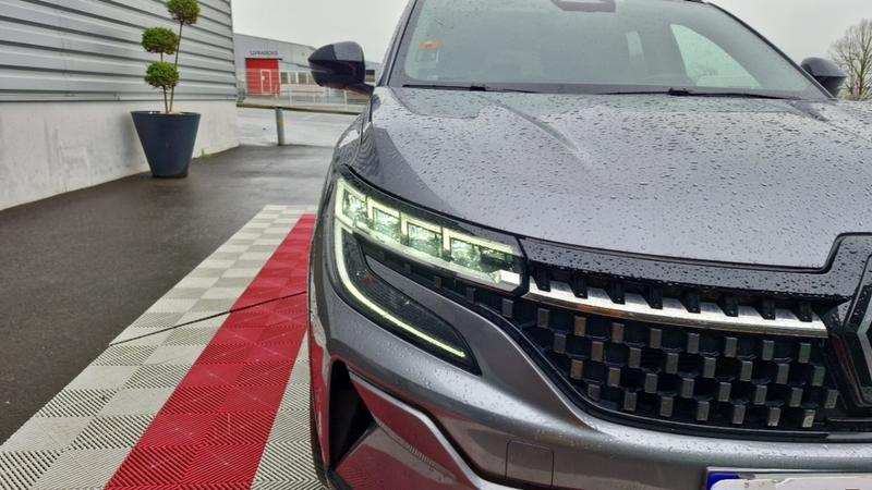 Renault Austral E-Tech Hybrid 200 Iconic