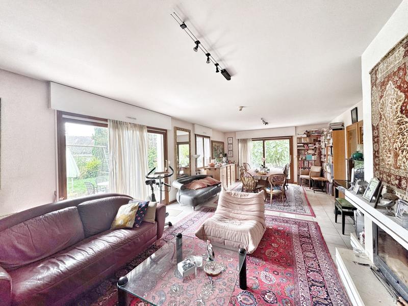 Maison - 231 m² - 7 pièces