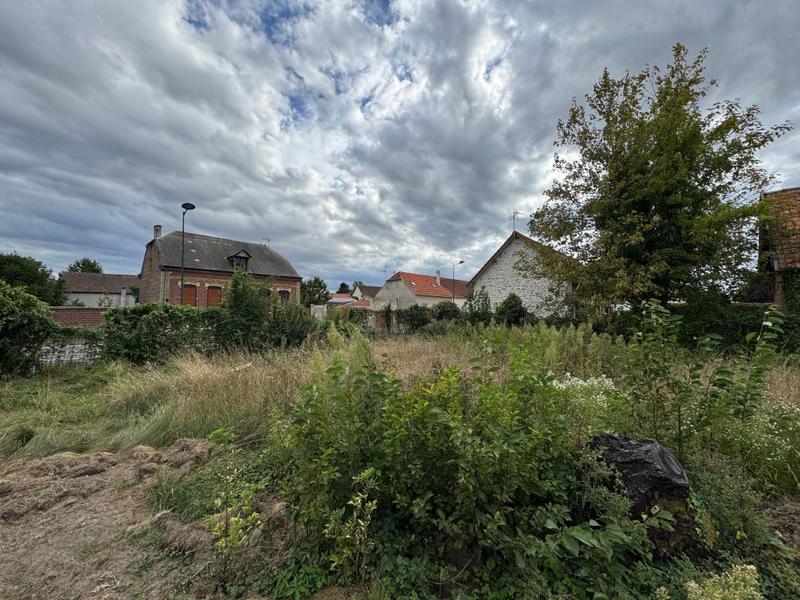 Terrain constructible - 733 m²